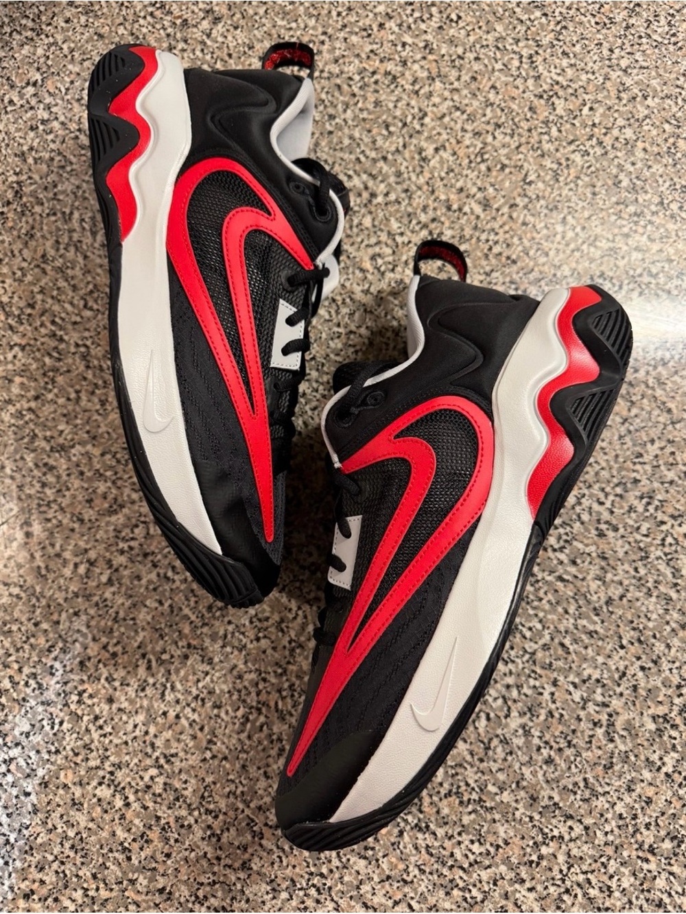 Nike Giannis Immortality 3 Black Red Basketball Shoe DZ7533-004 Men's Size 11.5 - Picture 2 of 9